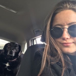 Meet your Posher, Olivia